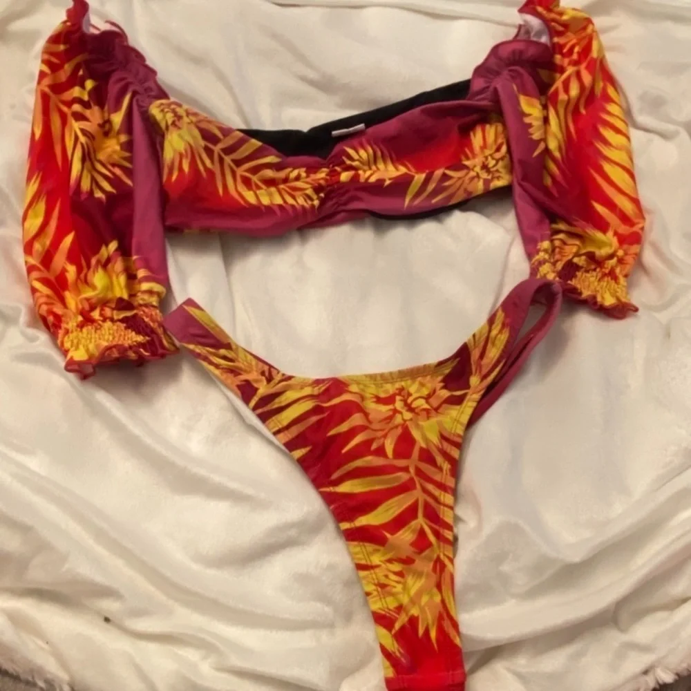 New! BFyne Tropical Floral puff sleeve thong Bikini Set 3464
